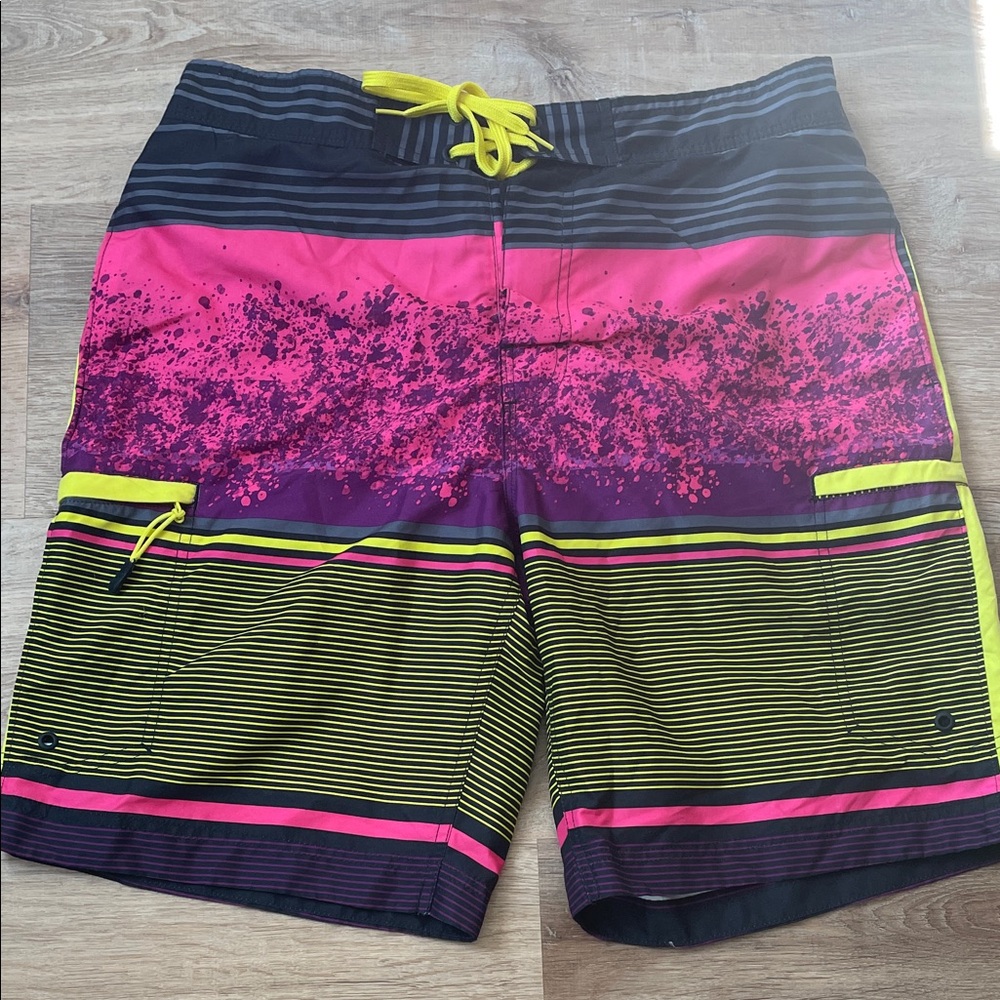 Wave Zone Men’s Striped Swim Shorts Large Vibrant Beach Trunks